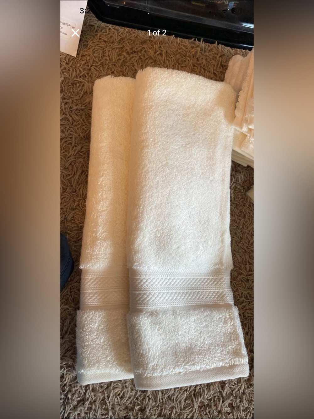 2 Kohl's cream luxury collection Hand Towels - Set